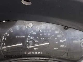 2001 Ford Ranger XL Fleet z VIN 1FTZR15E11TA51255, wystawiony jako IAAI lot #41230337 z przebiegiem 177 750 mil mil oraz . Historia ofert i sprzedaży dostępna na DreamBid. Obrazek 7.