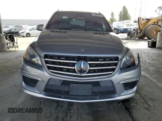 2012 Mercedes-Benz M 63 AMG z VIN 4JGDA7EB8CA090817, wystawiony jako Copart lot #59903915 z przebiegiem 101 046 mil mil oraz Szkoda całkowita • Salvage title. Historia ofert i sprzedaży dostępna na DreamBid. Obrazek 5.