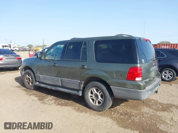 2004 Ford Expedition Special Service with VIN 1FMPU15L94LB62978, listed as a IAAI auction lot 41839156 with 147,700 mi miles. Bid and sale history available at carsss.com. Image 3.