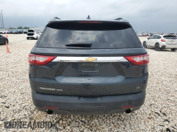 2019 Chevrolet Traverse LT Cloth z VIN 1GNEVGKW9KJ281947, wystawiony jako Copart lot #55349625 z przebiegiem 86 559 mil mil oraz Szkoda całkowita • Salvage title. Historia ofert i sprzedaży dostępna na DreamBid. Obrazek 6.