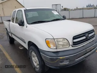 2001 Toyota Tundra SR5 with VIN 5TBRN34101S138836, listed as a IAAI auction lot 40957928 with 177,849 mi miles and . Bid and sale history available at DreamBid. Image 1.