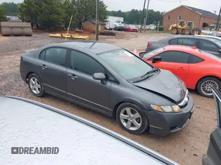 2011 Honda Civic LX-S z VIN 19XFA1F68BE015834, wystawiony jako IAAI lot #42215322 z przebiegiem 169 116 mil mil oraz . Historia ofert i sprzedaży dostępna na DreamBid. Obrazek 1.