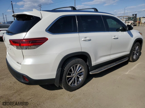 2019 Toyota Highlander SE with VIN 5TDJZRFH3KS943706, listed as a Copart auction lot 51982925 with 62,596 mi miles and Salvage Title. Bid and sale history available at carsss.com. Image 3.