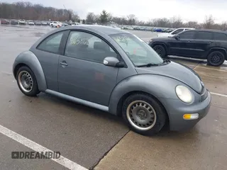 2004 Volkswagen New Beetle Coupe GL with VIN 3VWBK21C34M400724, listed as a IAAI auction lot 41658126 with 150,150 mi miles. Bid and sale history available at carsss.com. Image 1.