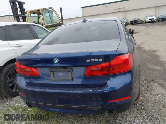 2019 BMW 5 Series 530e iPerformance with VIN WBAJA9C59KB389898, listed as a IAAI auction lot 41479595 with 90,965 mi miles. Bid and sale history available at carsss.com. Image 16.