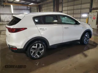 2020 Kia Sportage EX z VIN KNDPNCAC6L7804485, wystawiony jako Copart lot #56988855 z przebiegiem 117 112 mil mil oraz Szkoda całkowita • Salvage title. Historia ofert i sprzedaży dostępna na DreamBid. Obrazek 3.