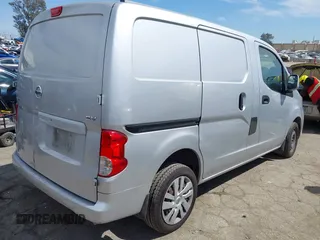 2015 Nissan NV200 SV with VIN 3N6CM0KN2FK720750, listed as a IAAI auction lot 42014352 with 206,616 mi miles. Bid and sale history available at carsss.com. Image 4.