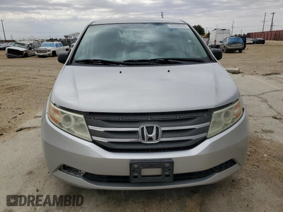 2013 Honda Odyssey LX z VIN 5FNRL5H22DB039777, wystawiony jako Copart lot #59398315 z przebiegiem 228 528 mil mil oraz Czysty tytuł • Clean title. Historia ofert i sprzedaży dostępna na DreamBid. Obrazek 5.
