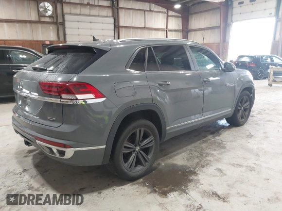 2020 Volkswagen Atlas SE with VIN 1V21E2CA5LC229605, listed as a IAAI auction lot 42431332 with 42,506 mi miles and . Bid and sale history available at DreamBid. Image 4.