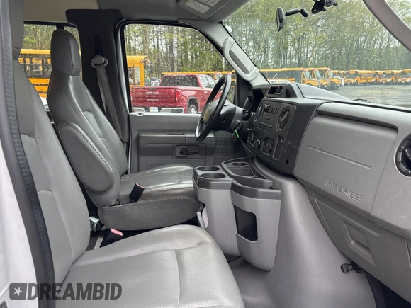 2014 Ford Econoline Cargo Commercial with VIN 1FTNS2EW3EDA97297, listed as a Copart auction lot 56185395 with 167,805 mi miles and Clean Title. Bid and sale history available at DreamBid. Image 5.
