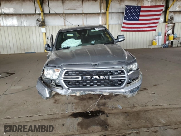 2022 Ram 1500 Big Horn z VIN 1C6SRFFT4NN119786, wystawiony jako Copart lot #52823155 z przebiegiem 26 974 mil mil oraz Szkoda całkowita • Salvage title. Historia ofert i sprzedaży dostępna na DreamBid. Obrazek 5.