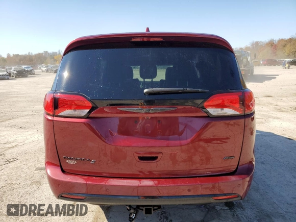 2020 Chrysler Pacifica Launch Edition z VIN 2C4RC3BG2LR282663, wystawiony jako Copart lot #76714694 z przebiegiem 62 388 mil mil oraz Szkody całkowita. Historia ofert i sprzedaży dostępna na DreamBid. Obrazek 6.