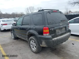 2006 Ford Escape XLT with VIN 1FMYU93126KA06942, listed as a IAAI auction lot 41851023 with 151,695 mi miles. Bid and sale history available at carsss.com. Image 3.