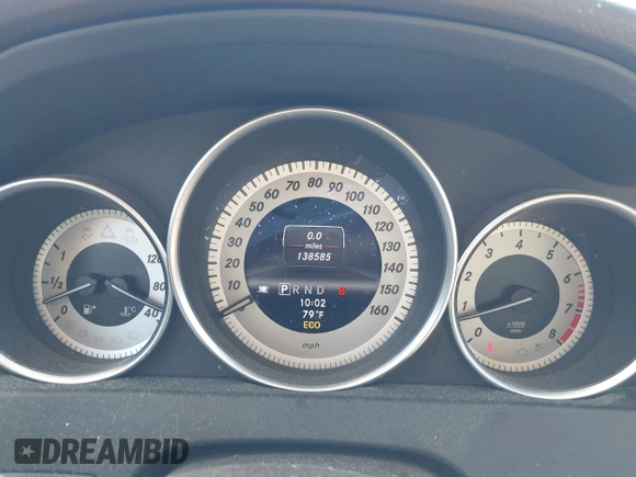 2013 Mercedes-Benz C 300 Sport z VIN WDDGF8AB6DR265878, wystawiony jako IAAI lot #42305750 z przebiegiem 138 585 mil mil oraz . Historia ofert i sprzedaży dostępna na DreamBid. Obrazek 7.