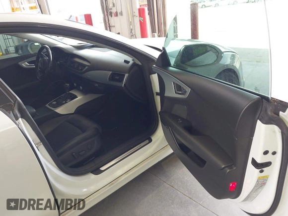 2012 Audi A7 Prestige with VIN WAU3GAFC9CN073453, listed as a IAAI auction lot 42698833 with 82,643 mi miles and . Bid and sale history available at DreamBid. Image 5.
