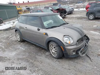 2013 MINI Hardtop с VIN WMWSU3C56DT373292, выставлен на аукционе IAAI как лот 41369305 с пробегом 100 000 миль миль и . История ставок и продаж доступна на DreamBid. Изображение 1.
