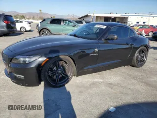 2011 BMW Z4 sDrive35is with VIN WBALM1C58BE393909, listed as a Copart auction lot 89218305 with 112,502 mi miles and Salvage Title. Bid and sale history available at carsss.com. Image 1.