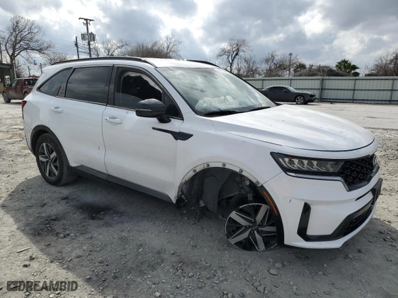 2021 Kia Sorento S with VIN 5XYRL4LCXMG064090, listed as a Copart auction lot 45802545 with 93,329 mi miles and Salvage Title. Bid and sale history available at carsss.com. Image 4.