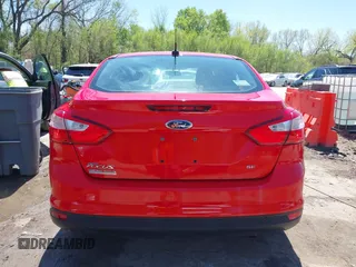 2012 Ford Focus SE z VIN 1FAHP3F23CL333598, wystawiony jako IAAI lot #41970172 z przebiegiem 209 969 mil mil oraz . Historia ofert i sprzedaży dostępna na DreamBid. Obrazek 17.