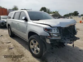 2020 Chevrolet Suburban Premier z VIN 1GNSKJKC0LR164243, wystawiony jako Copart lot #70530624 z przebiegiem Nie podano mil oraz Szkoda całkowita • Salvage title. Historia ofert i sprzedaży dostępna na DreamBid. Obrazek 4.