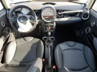 2012 MINI Hardtop S z VIN WMWSV3C54CTY17703, wystawiony jako Copart lot #54383085 z przebiegiem 60 494 mil mil oraz Szkoda całkowita • Salvage title. Historia ofert i sprzedaży dostępna na DreamBid. Obrazek 8.