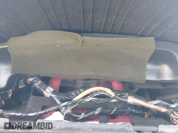 1994 Honda Civic z VIN 2HGEH2466RH505575, wystawiony jako IAAI lot #42147290 z przebiegiem Nie podano mil oraz . Historia ofert i sprzedaży dostępna na DreamBid. Obrazek 7.