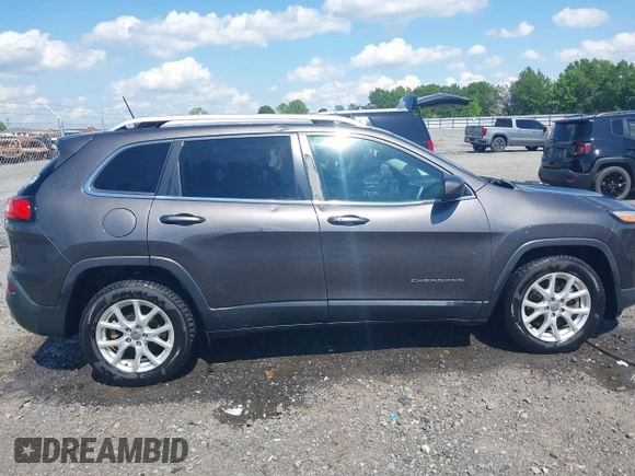 2018 Jeep Cherokee Latitude Plus с VIN 1C4PJLLBXJD553016, выставлен на аукционе IAAI как лот 42254055 с пробегом 239 381 миль миль и . История ставок и продаж доступна на DreamBid. Изображение 13.