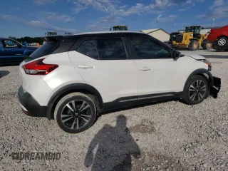 2020 Nissan Kicks SR z VIN 3N1CP5DV8LL477913, wystawiony jako Copart lot #57950245 z przebiegiem 31 009 mil mil oraz Szkoda całkowita • Salvage title. Historia ofert i sprzedaży dostępna na DreamBid. Obrazek 3.