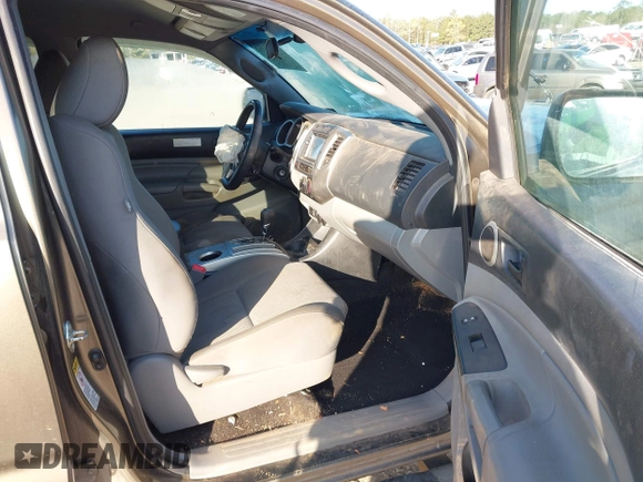 2014 Toyota Tacoma with VIN 3TMLU4EN3EM163162, listed as a IAAI auction lot 41930392 with 167,368 mi miles and . Bid and sale history available at DreamBid. Image 5.