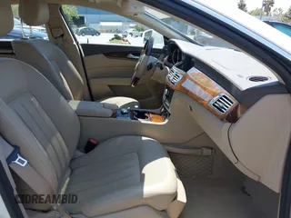 2014 Mercedes-Benz CLS 550 with VIN WDDLJ7DB6EA102554, listed as a IAAI auction lot 42451281 with 67,592 mi miles and . Bid and sale history available at DreamBid. Image 5.