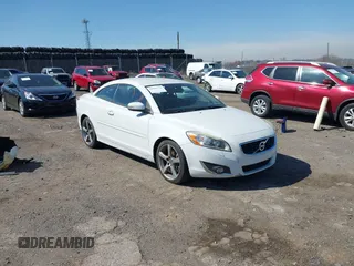 2013 Volvo C70 T5 with VIN YV1672MC2DJ137263, listed as a IAAI auction lot 41834316 with 26,337 mi miles. Bid and sale history available at carsss.com. Image 1.