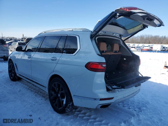 2022 BMW X7 xDrive40i with VIN 5UXCW2C0XN9K00713, listed as a Copart auction lot 42013455 with 34,451 mi miles and Salvage Title. Bid and sale history available at carsss.com. Image 2.
