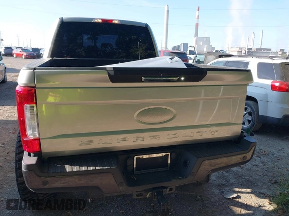 2017 Ford F-250 Lariat z VIN 1FT7W2BT1HEC10492, wystawiony jako IAAI lot #40050454 z przebiegiem 135 877 mil mil oraz . Historia ofert i sprzedaży dostępna na DreamBid. Obrazek 17.