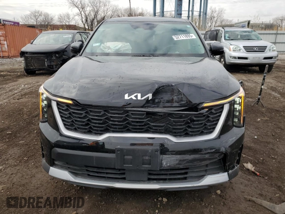 2024 Kia Sorento LX z VIN 5XYRG4JC0RG271831, wystawiony jako Copart lot #52711895 z przebiegiem 6 946 mil mil oraz Szkoda całkowita • Salvage title. Historia ofert i sprzedaży dostępna na DreamBid. Obrazek 5.
