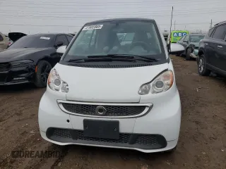 2015 Smart fortwo Passion with VIN WMEEJ9AA7FK825787, listed as a Copart auction lot 47802865 with 5,098 mi miles and Clean Title. Bid and sale history available at DreamBid. Image 5.