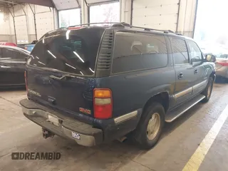 2000 GMC Yukon XL SLT with VIN 3GKFK16T3YG135321, listed as a IAAI auction lot 40952741 with 204,820 mi miles. Bid and sale history available at carsss.com. Image 4.