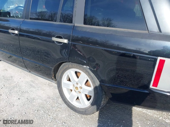 2003 Land Rover Range Rover HSE with VIN SALME11403A138235, listed as a IAAI auction lot 41586123 with 173,546 mi miles. Bid and sale history available at carsss.com. Image 6.