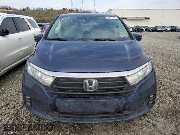 2022 Honda Odyssey Touring with VIN 5FNRL6H8XNB037772, listed as a Copart auction lot 52757215 with 358,099 mi miles and Salvage Title. Bid and sale history available at DreamBid. Image 5.