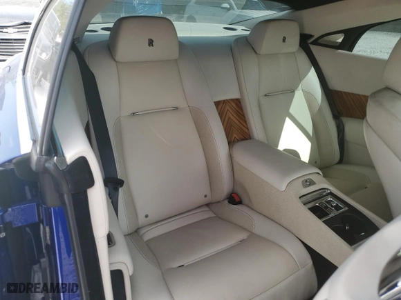 2015 Rolls-Royce Wraith with VIN SCA665C55FUX85086, listed as a Copart auction lot 48961135 with 31,124 mi miles and Salvage Title. Bid and sale history available at carsss.com. Image 10.
