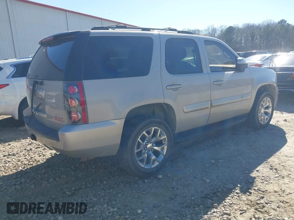 2007 GMC Yukon SLT with VIN 1GKFK130X7J116272, listed as a IAAI auction lot 41637965 with 203,581 mi miles. Bid and sale history available at carsss.com. Image 4.