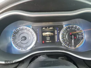 2015 Chrysler 200 Limited z VIN 1C3CCCAB0FN675000, wystawiony jako Copart lot #48125755 z przebiegiem 132 501 mil mil oraz Szkody całkowita. Historia ofert i sprzedaży dostępna na DreamBid. Obrazek 9.