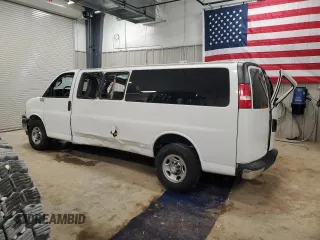 2017 Chevrolet Express Passenger LT z VIN 1GAZGPFG2H1340071, wystawiony jako Copart lot #48771005 z przebiegiem 131 966 mil mil oraz Szkoda całkowita • Salvage title. Historia ofert i sprzedaży dostępna na DreamBid. Obrazek 2.
