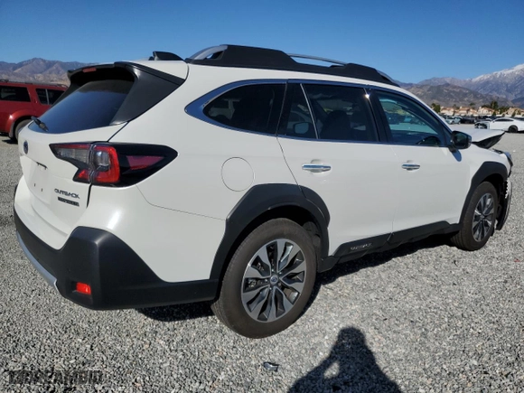 2024 Subaru Outback Touring XT with VIN 4S4BTGPD5R3146189, listed as a Copart auction lot 47024435 with 8,589 mi miles and Salvage Title. Bid and sale history available at carsss.com. Image 3.