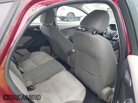 2014 Ford Focus SE z VIN 1FADP3K26EL326345, wystawiony jako IAAI lot #42292956 z przebiegiem 121 369 mil mil oraz . Historia ofert i sprzedaży dostępna na DreamBid. Obrazek 8.