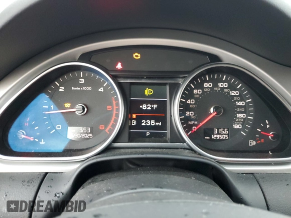 2014 Audi Q7 Premium Plus with VIN WA1LMAFE8ED015737, listed as a Copart auction lot 62099545 with 129,505 mi miles and Salvage title. Bid and sale history available at DreamBid. Image 9.