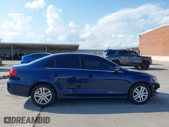 2013 Volkswagen Jetta SE with VIN 3VWDP7AJ5DM293584, listed as a IAAI auction lot 42112747 with 139,251 mi miles and . Bid and sale history available at DreamBid. Image 13.