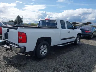 2013 Chevrolet Silverado 1500 LT with VIN 1GCRKSE72DZ375571, listed as a IAAI auction lot 41935839 with 81,696 mi miles and . Bid and sale history available at DreamBid. Image 4.