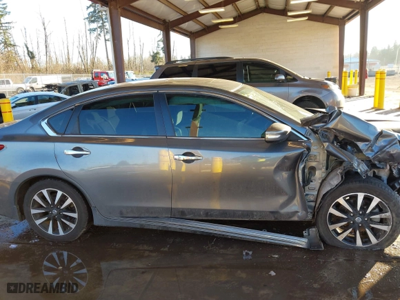 2018 Nissan Altima 2.5 SL with VIN 1N4AL3AP5JC230437, listed as a IAAI auction lot 41302389 with 92,418 mi miles. Bid and sale history available at carsss.com. Image 13.