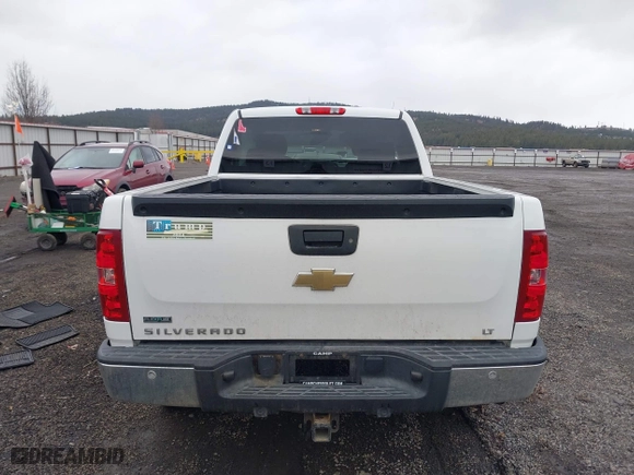 2010 Chevrolet Silverado 1500 LT with VIN 1GCSKSE36AZ137555, listed as a IAAI auction lot 41655037 with 139,574 mi miles. Bid and sale history available at carsss.com. Image 17.