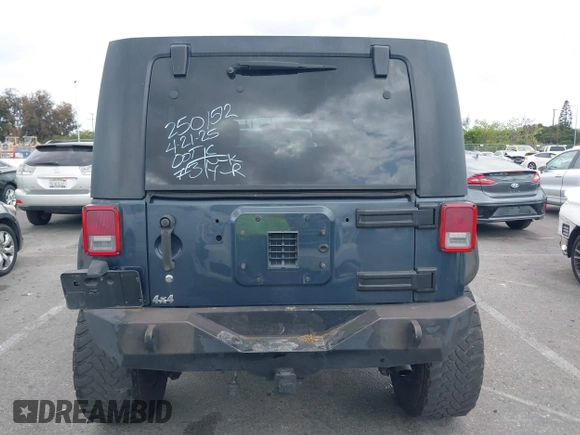 2008 Jeep Wrangler Unlimited Sahara z VIN 1J8GA59138L525836, wystawiony jako IAAI lot #42116359 z przebiegiem 199 600 mil mil oraz . Historia ofert i sprzedaży dostępna na DreamBid. Obrazek 17.